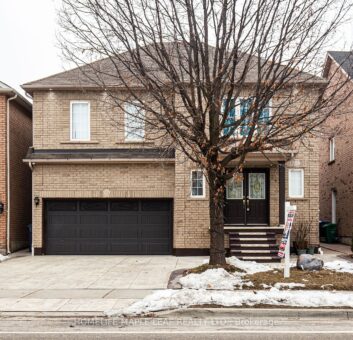 243 Queen Mary Dr, Brampton, Ontario, L7A 3L3