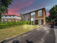 7464 Homeside Gdns, Mississauga, Ontario, L4T 2A7